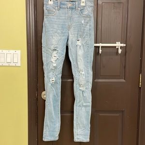 Light washed skinny jeans